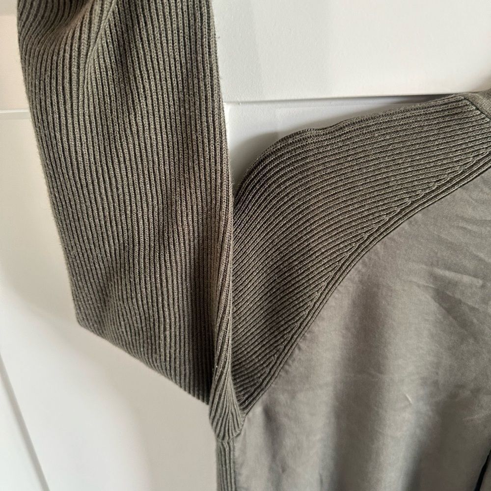 Lululemon Grey Sage Still At Ease Wrap - Picture 5 of 14